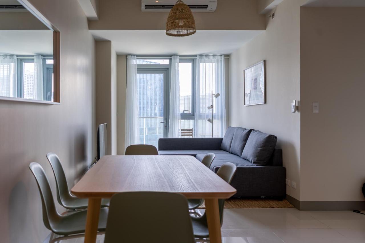 Uptown Parksuites Apartments Tower 2 Bgc By Ph Staycation 마닐라 외부 사진
