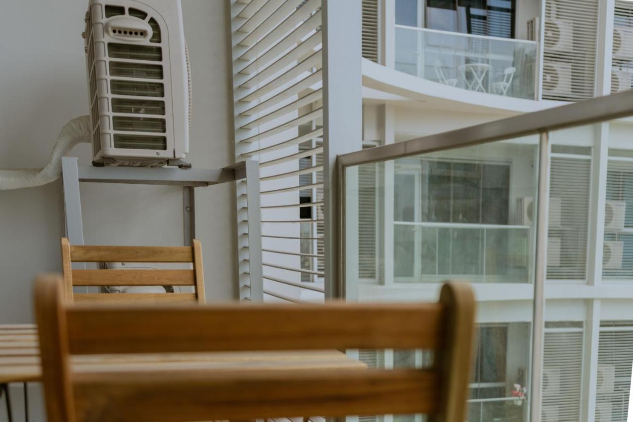 Uptown Parksuites Apartments Tower 2 Bgc By Ph Staycation 마닐라 외부 사진