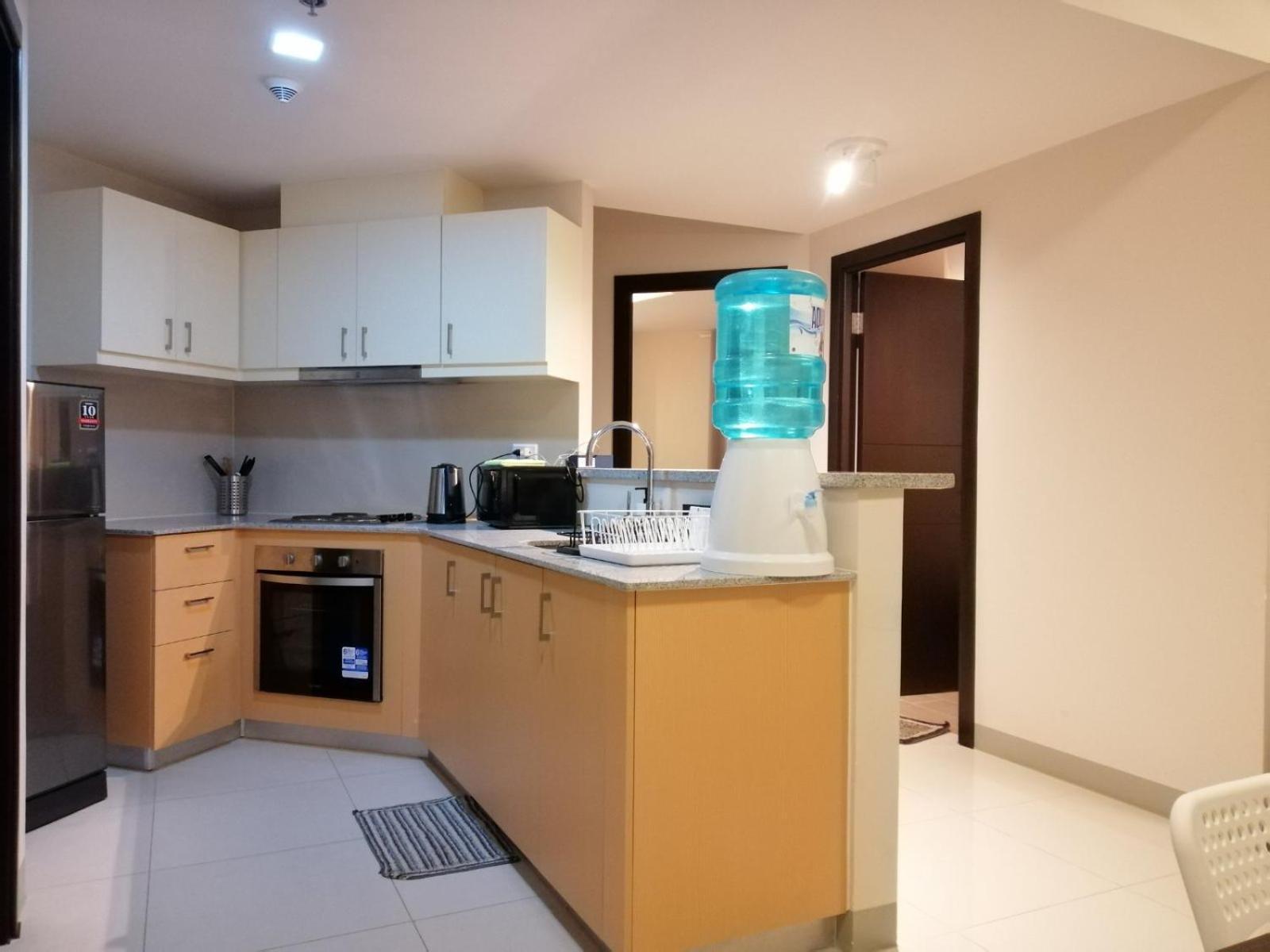 Uptown Parksuites Apartments Tower 2 Bgc By Ph Staycation 마닐라 외부 사진