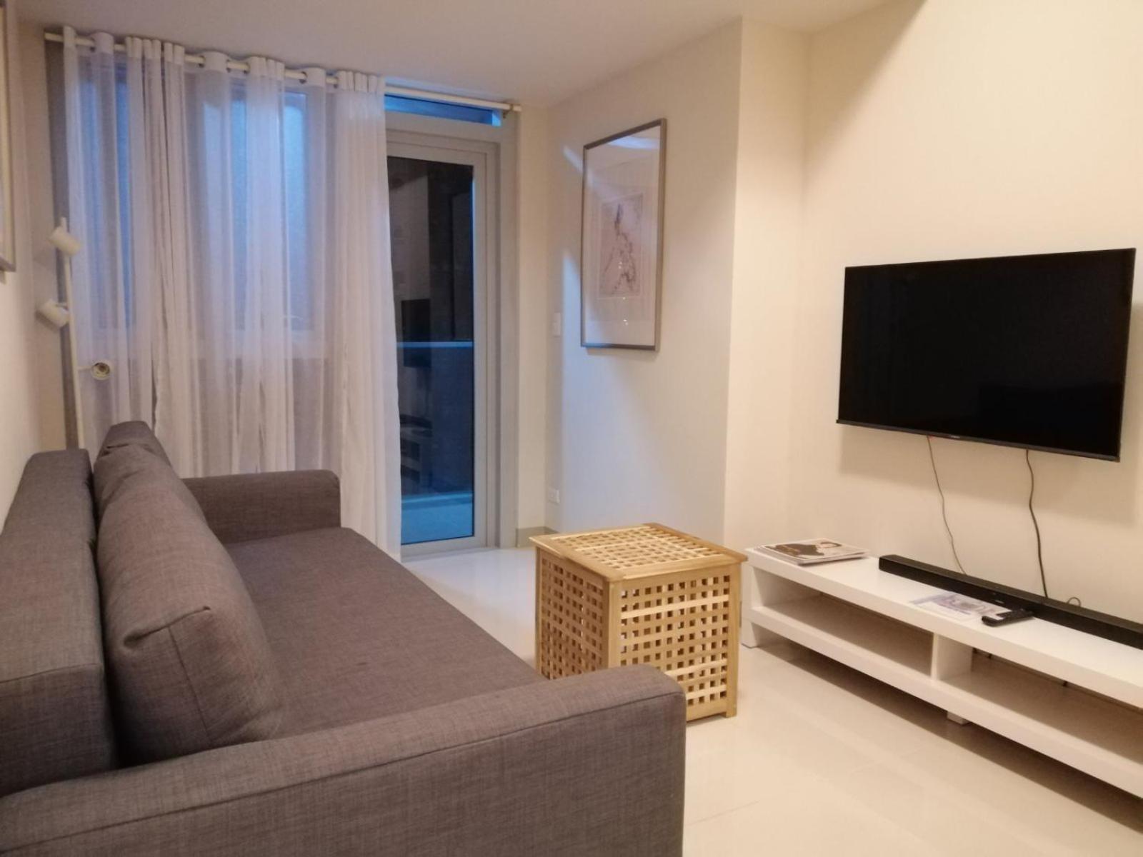 Uptown Parksuites Apartments Tower 2 Bgc By Ph Staycation 마닐라 외부 사진