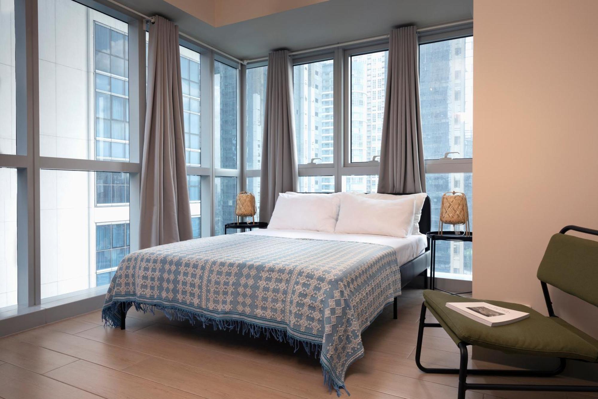 Uptown Parksuites Apartments Tower 2 Bgc By Ph Staycation 마닐라 외부 사진