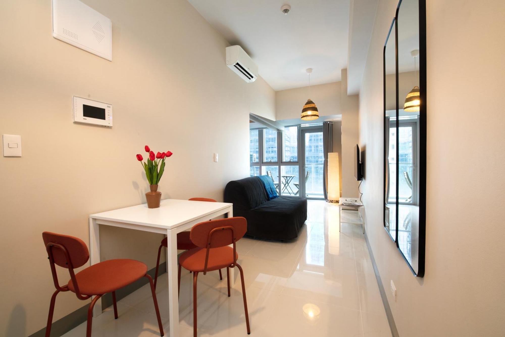 Uptown Parksuites Apartments Tower 2 Bgc By Ph Staycation 마닐라 외부 사진
