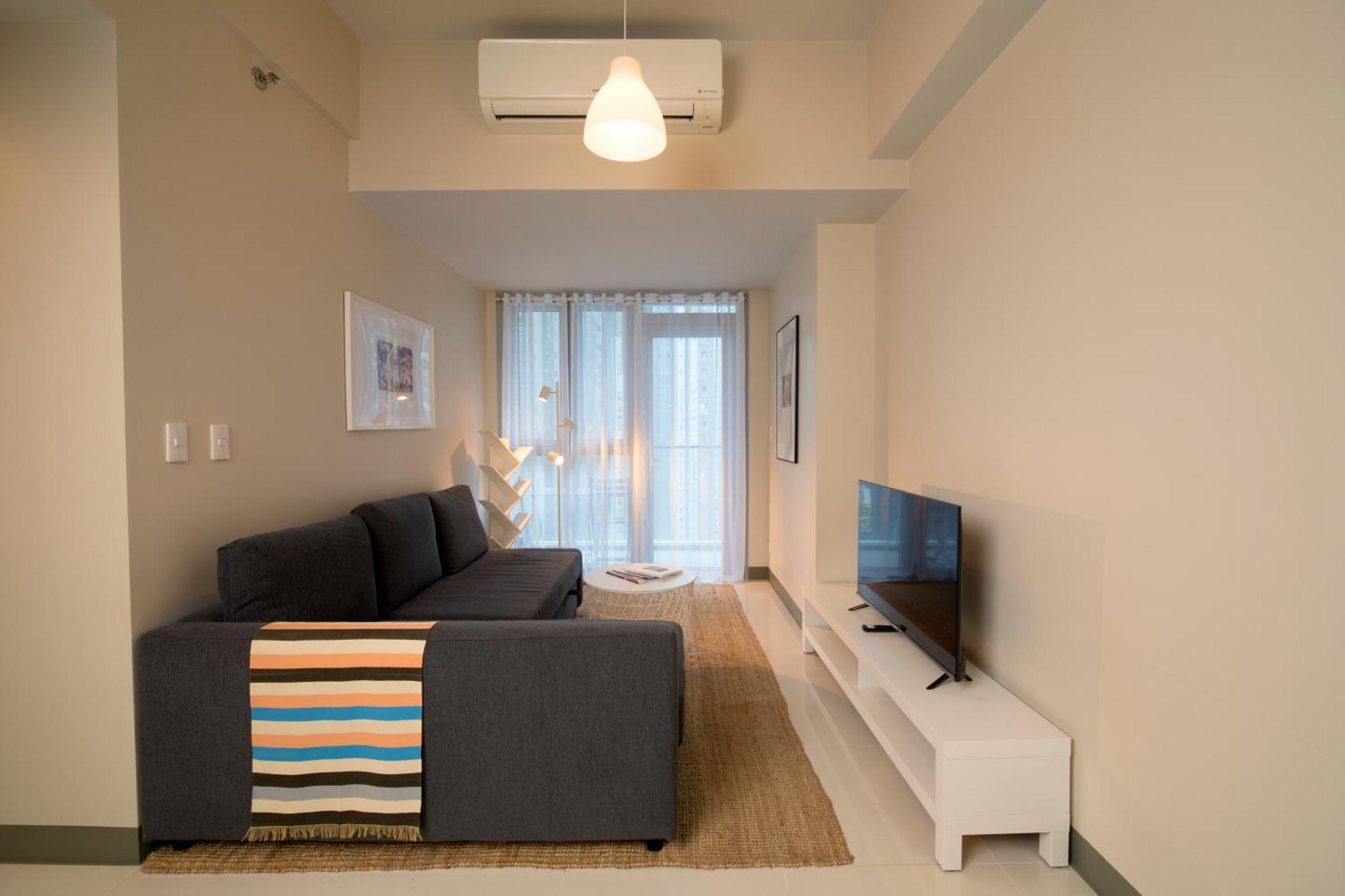 Uptown Parksuites Apartments Tower 2 Bgc By Ph Staycation 마닐라 외부 사진