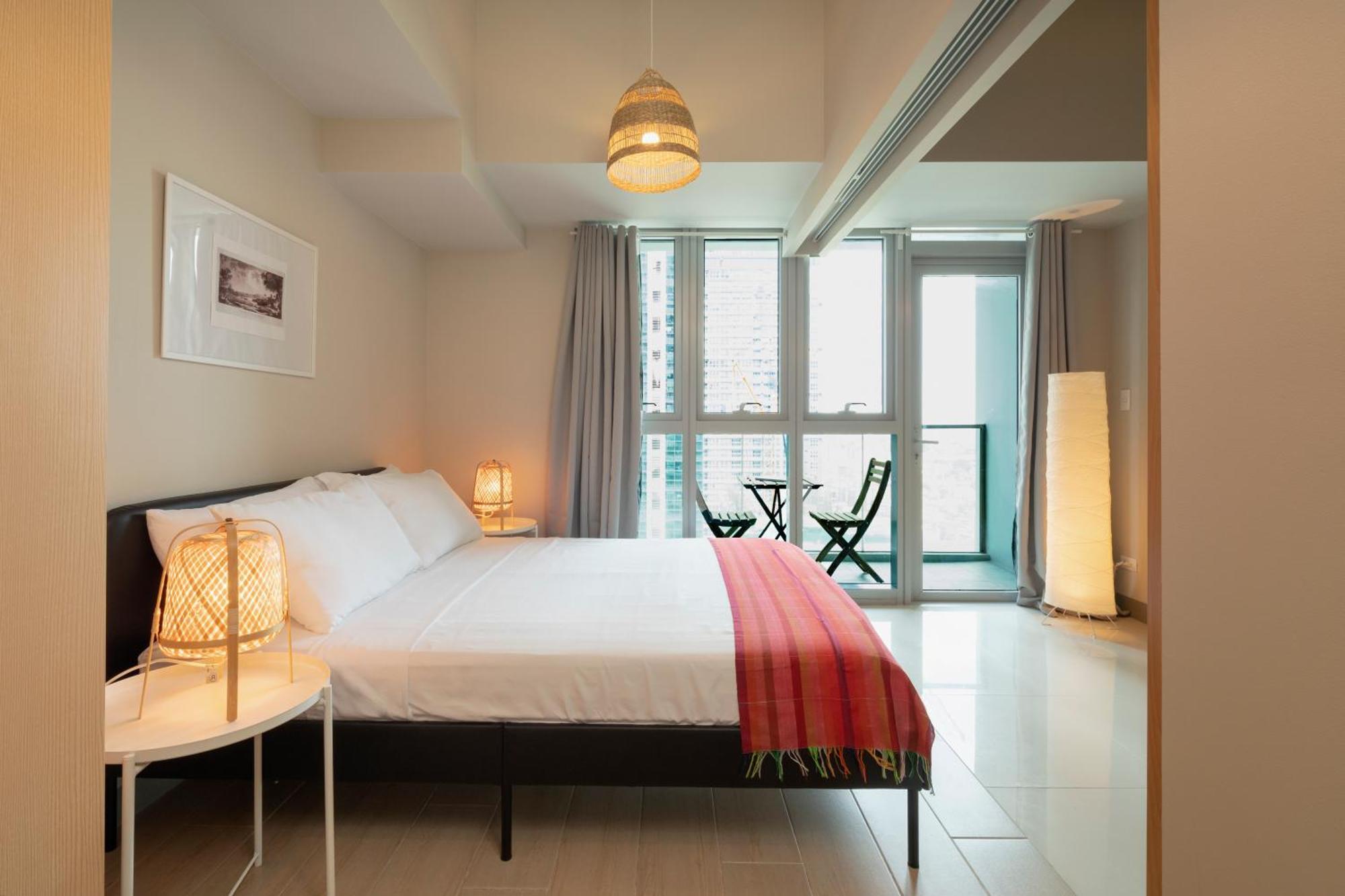 Uptown Parksuites Apartments Tower 2 Bgc By Ph Staycation 마닐라 외부 사진