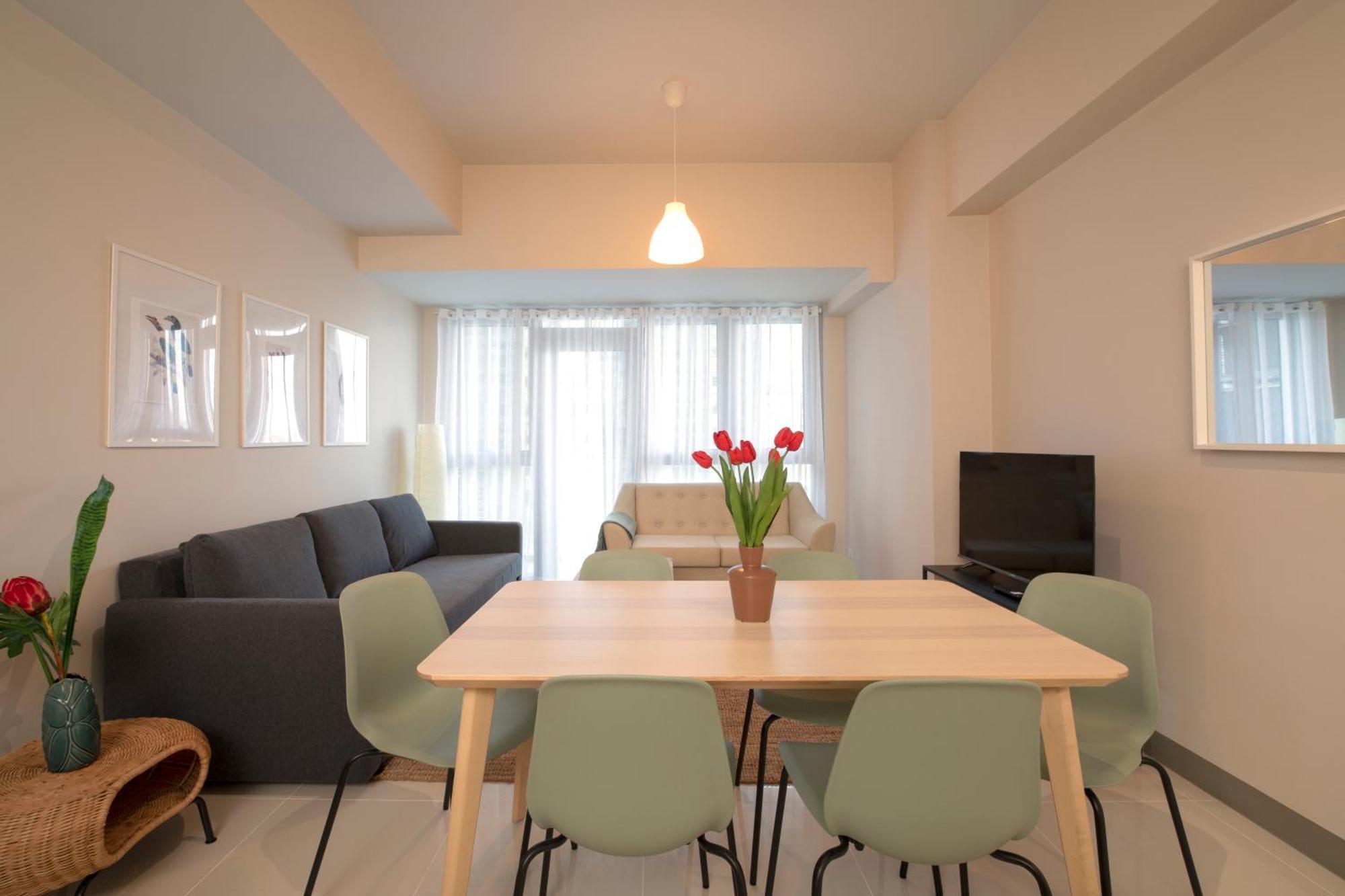 Uptown Parksuites Apartments Tower 2 Bgc By Ph Staycation 마닐라 외부 사진
