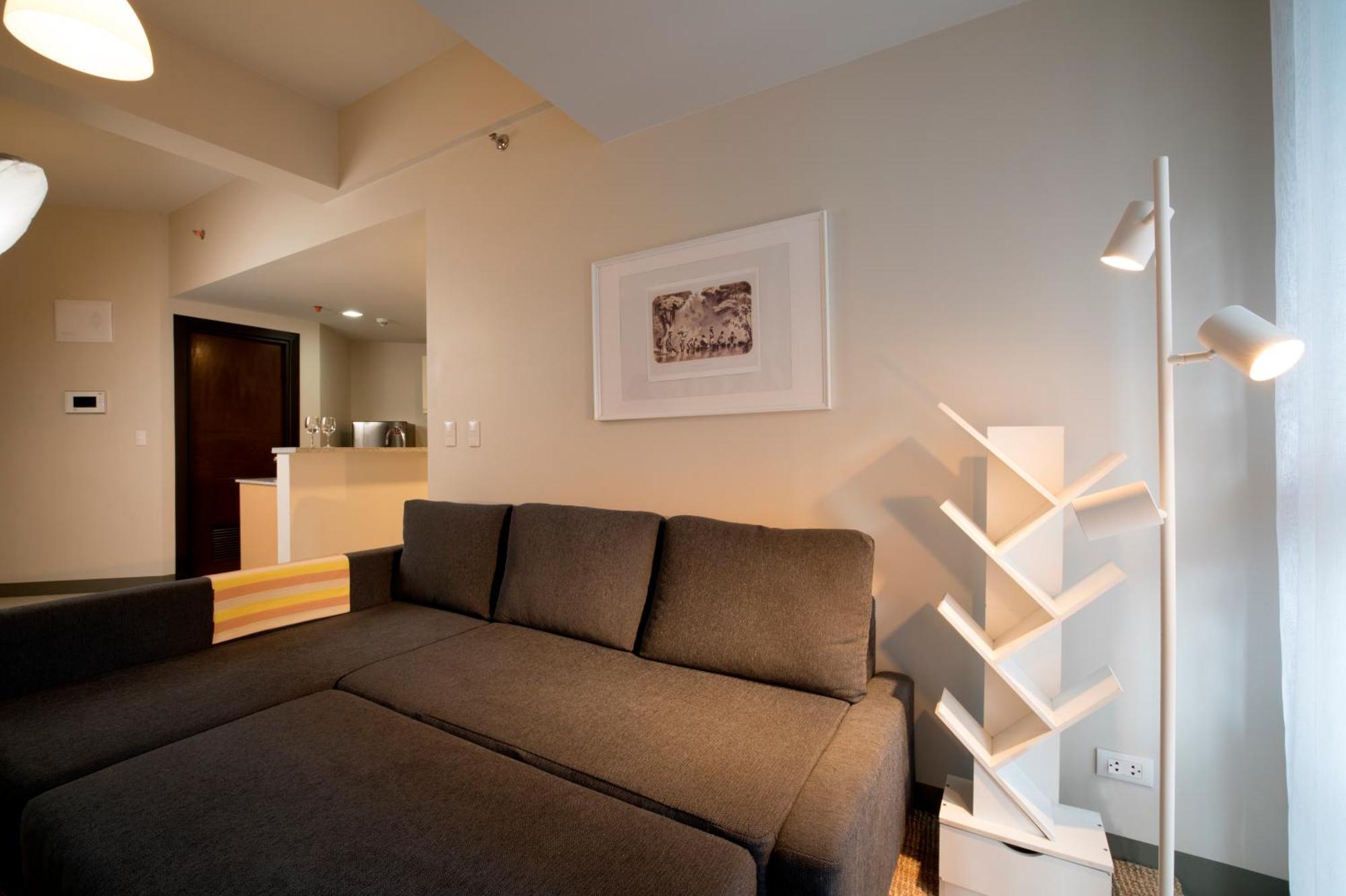 Uptown Parksuites Apartments Tower 2 Bgc By Ph Staycation 마닐라 외부 사진