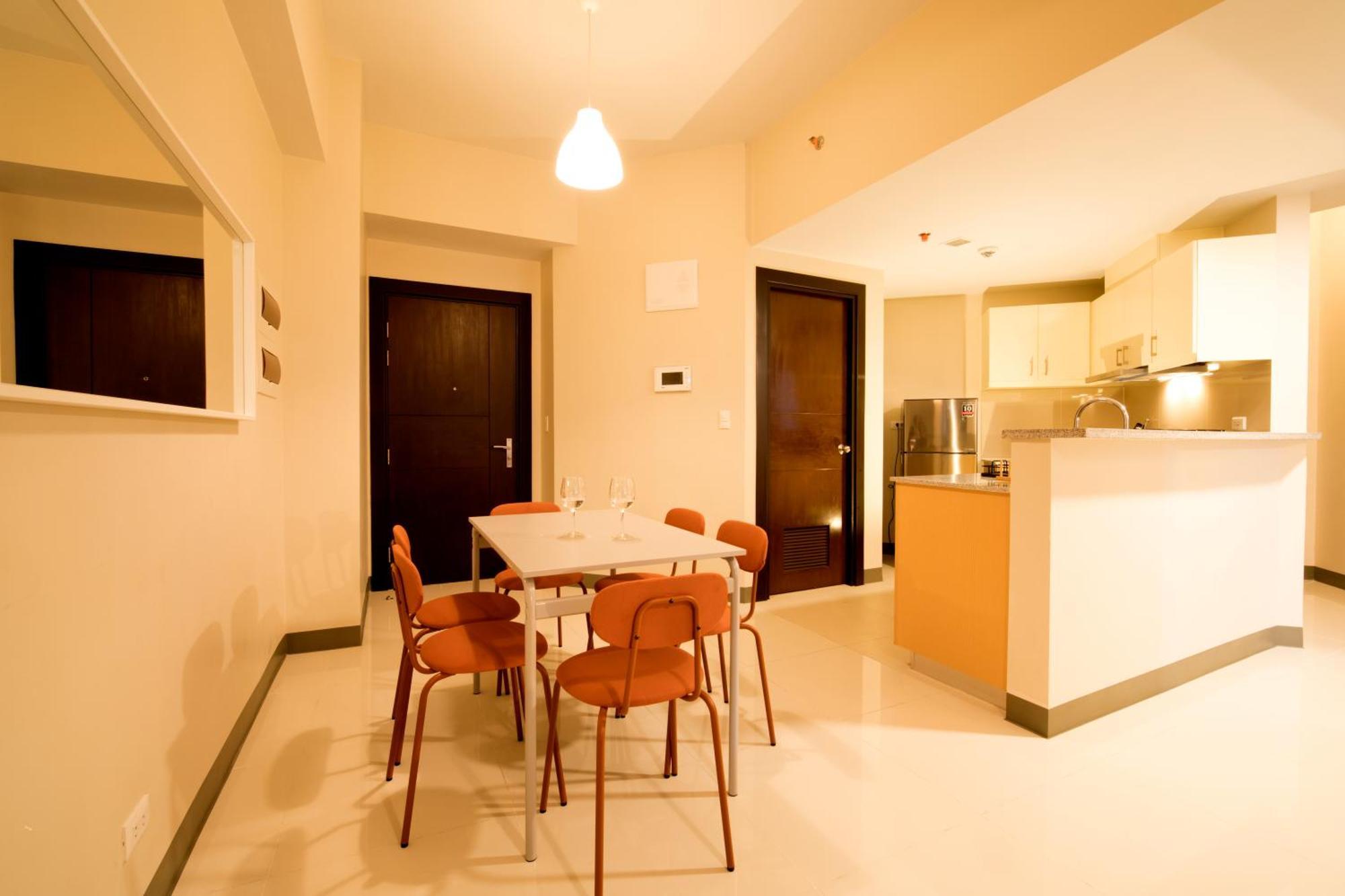 Uptown Parksuites Apartments Tower 2 Bgc By Ph Staycation 마닐라 외부 사진
