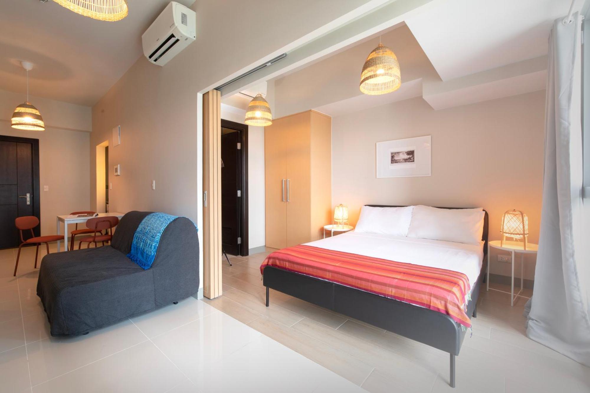 Uptown Parksuites Apartments Tower 2 Bgc By Ph Staycation 마닐라 외부 사진