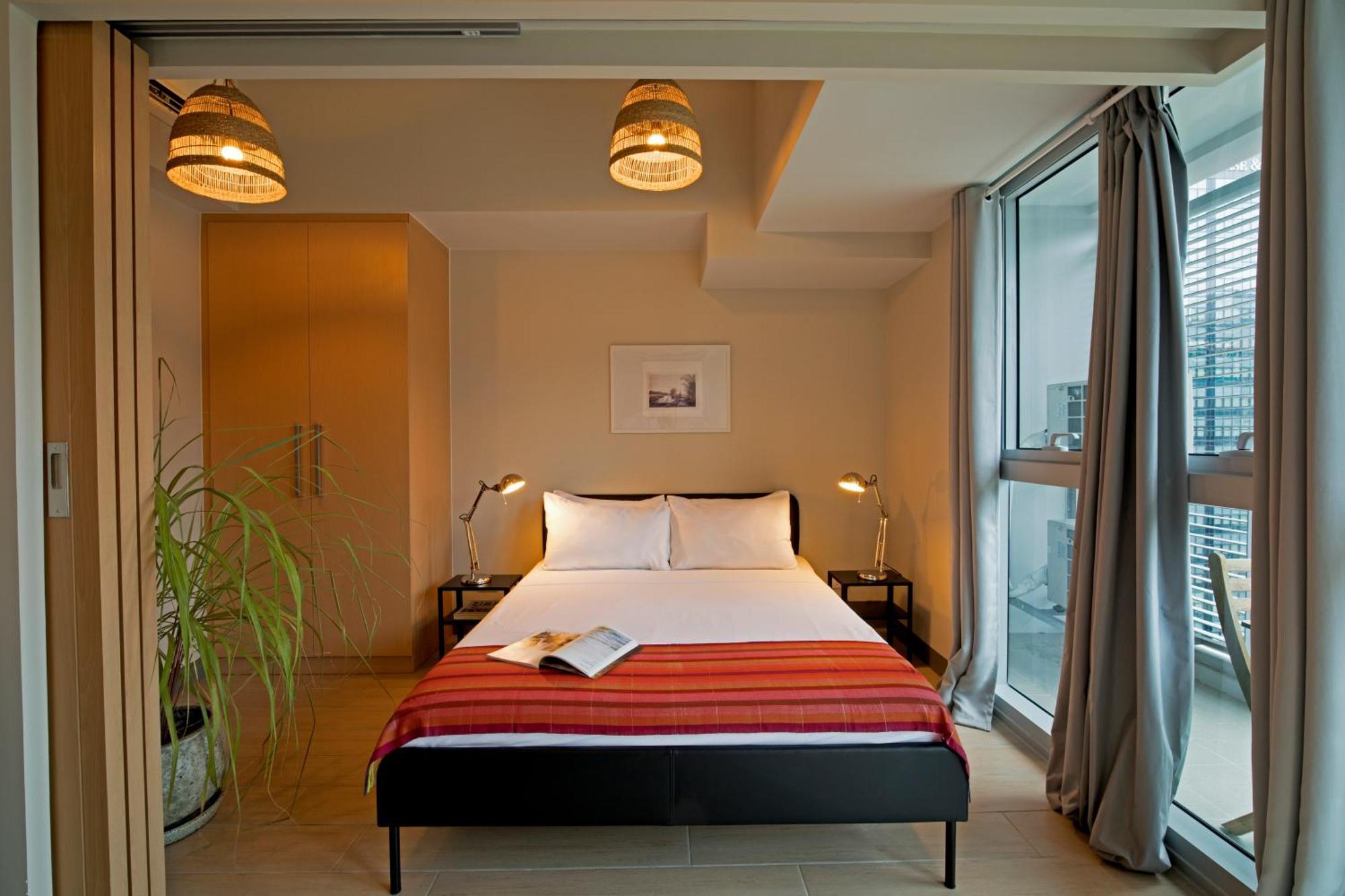 Uptown Parksuites Apartments Tower 2 Bgc By Ph Staycation 마닐라 외부 사진