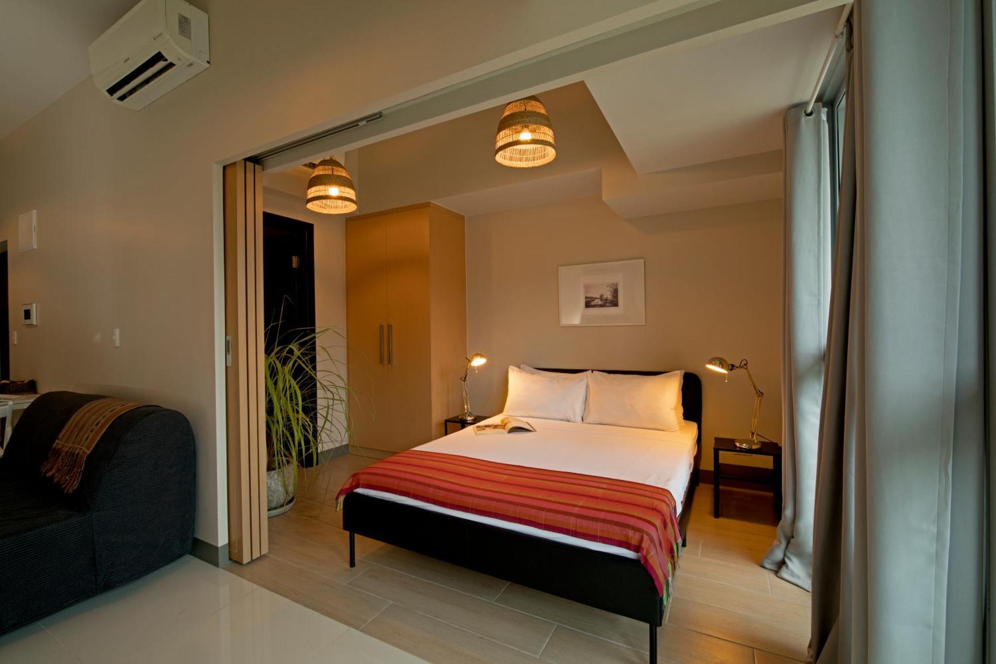 Uptown Parksuites Apartments Tower 2 Bgc By Ph Staycation 마닐라 외부 사진
