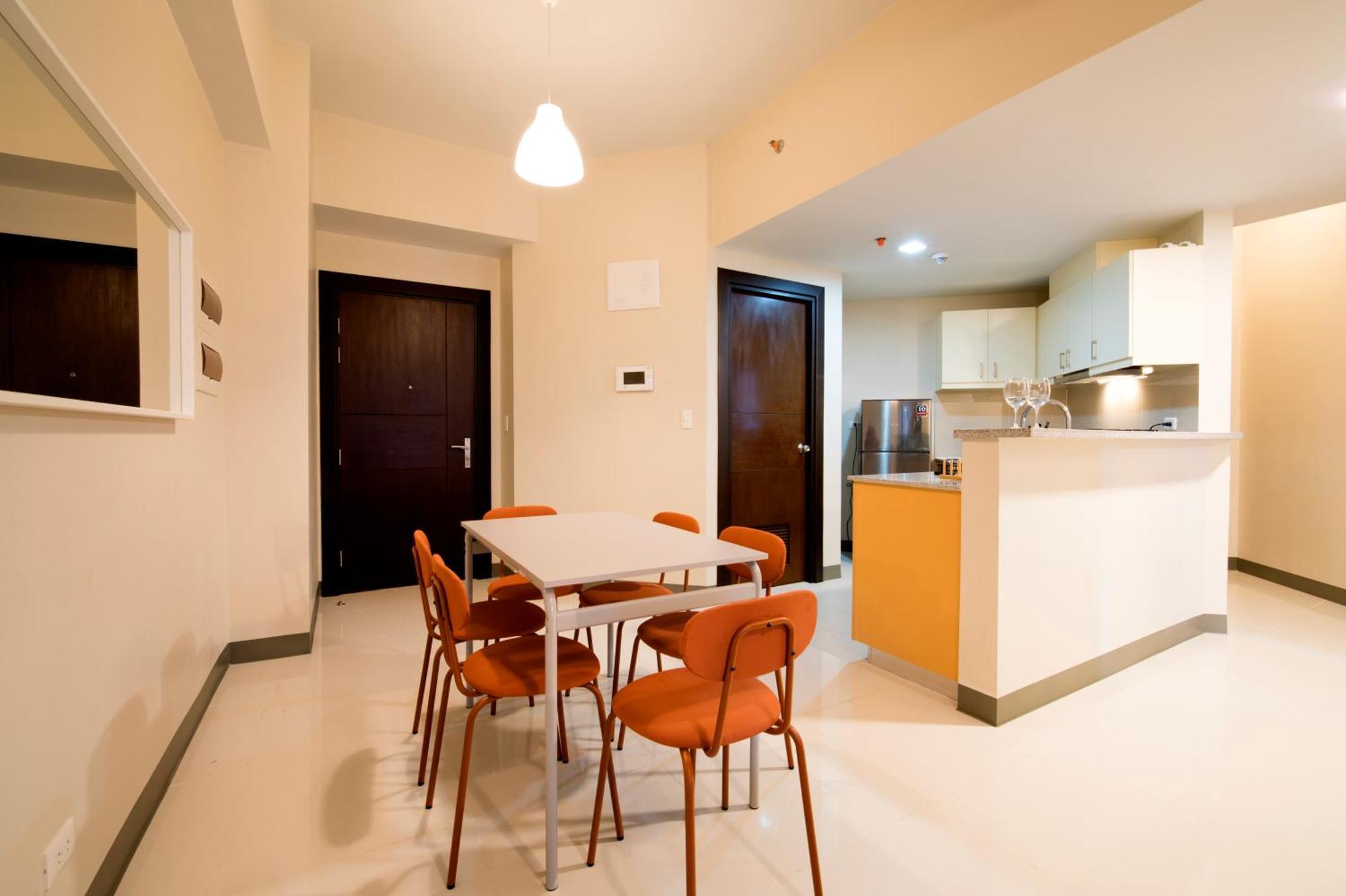 Uptown Parksuites Apartments Tower 2 Bgc By Ph Staycation 마닐라 외부 사진