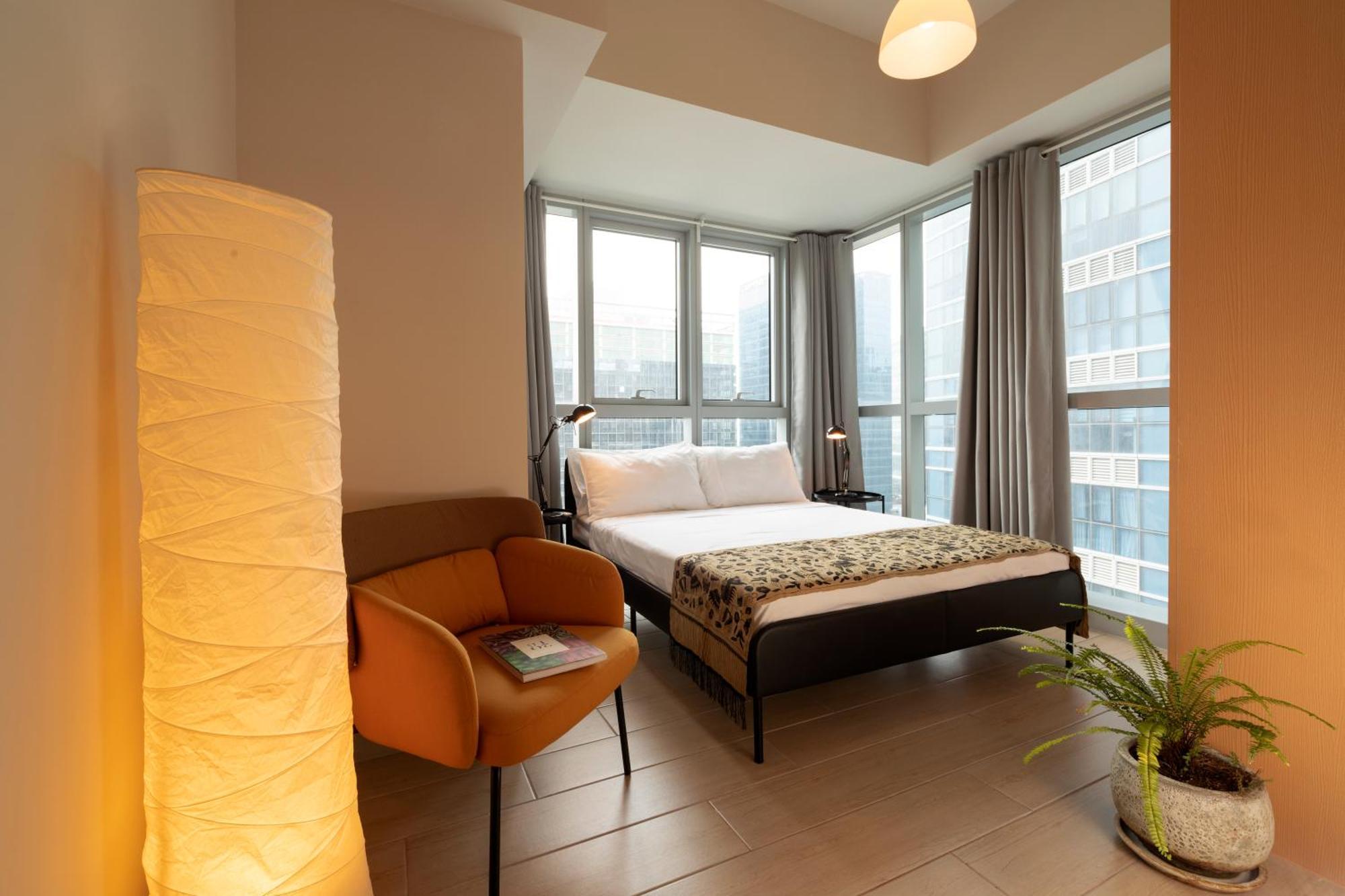 Uptown Parksuites Apartments Tower 2 Bgc By Ph Staycation 마닐라 외부 사진